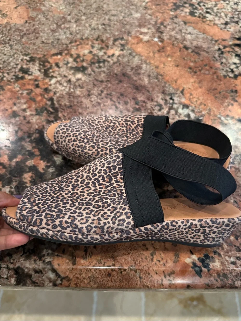 Gentle Souls Lily Leopard Print X-Cross Elastic Wedge Sandals Women’s 7.5